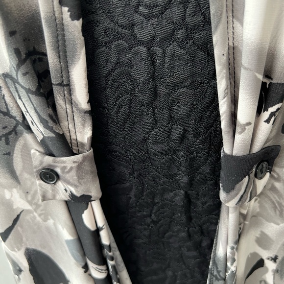 Woman’s jacket size M black/grey/silver long sleeves - Picture 2 of 9